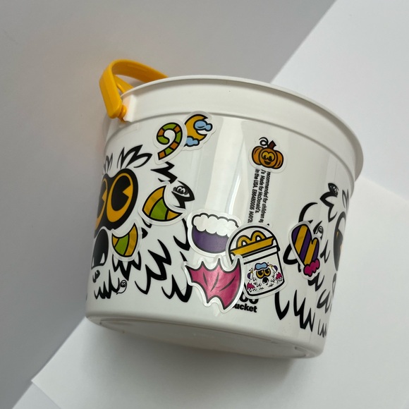 ♥️ FREE with any purchase 🙏🏽 McDonalds ⚜️👀 ⚜️ 2024 happy meal BOO bucket white - Picture 8 of 12